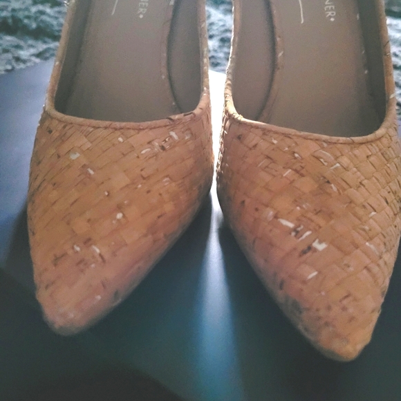 Donald J Pliner Carrie Pumps Woven Cork - Picture 5 of 10